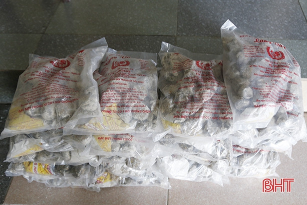 Phát hiện chủ hộ kinh doanh tại Hà Tĩnh làm giả men rượu