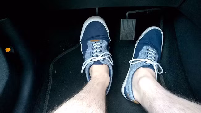 Đạp chân ga thế nào vừa an toàn vừa tiết kiệm nhiên liệu?