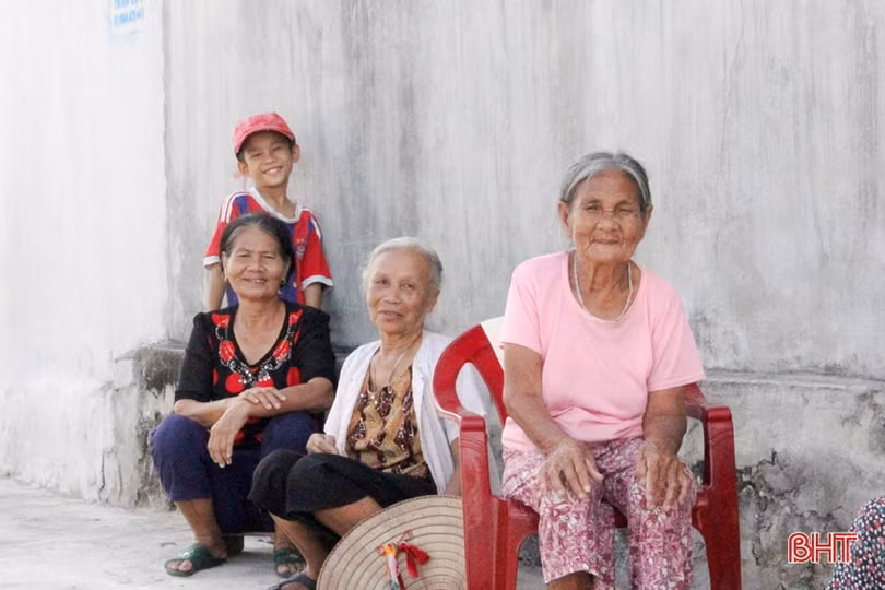 Người thương binh dỡ nhà, hiến đất mở đường ở Hà Tĩnh: “Tôi xem cống hiến của mình như một bông hoa dâng Đảng”