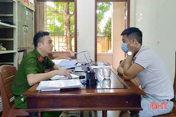 Phục kích 16 điểm đánh lô đề, Công an huyện Can Lộc bắt giữ 17 đối tượng