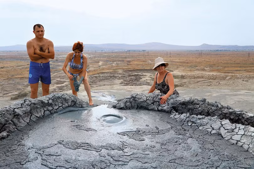 Ngọn núi lửa có hình mắt người khổng lồ