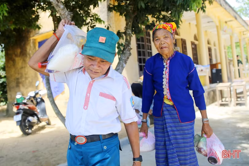 Bản Rào tre rộn ràng ngày Tết Lấp lỗ