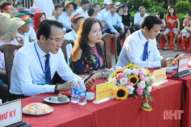 Xuân Yên và Xuân Viên đạt giải nhất cuộc thi “OCOP là gì?”