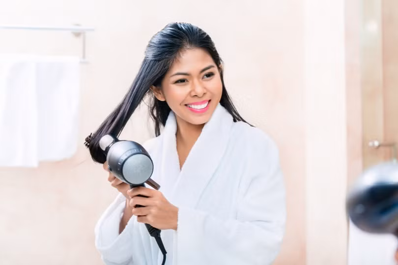 6 thói quen khiến tóc dễ gãy rụng