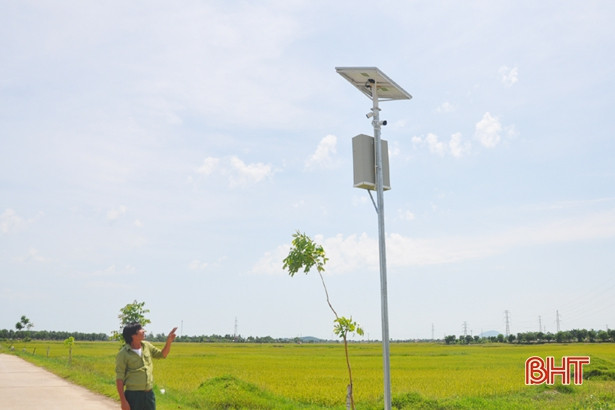 HTX môi trường đầu tiên ở Hà Tĩnh lắp camera chống “đổ rác trộm”