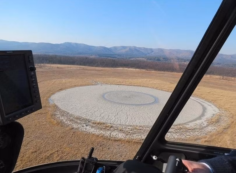 Ngọn núi lửa có hình mắt người khổng lồ