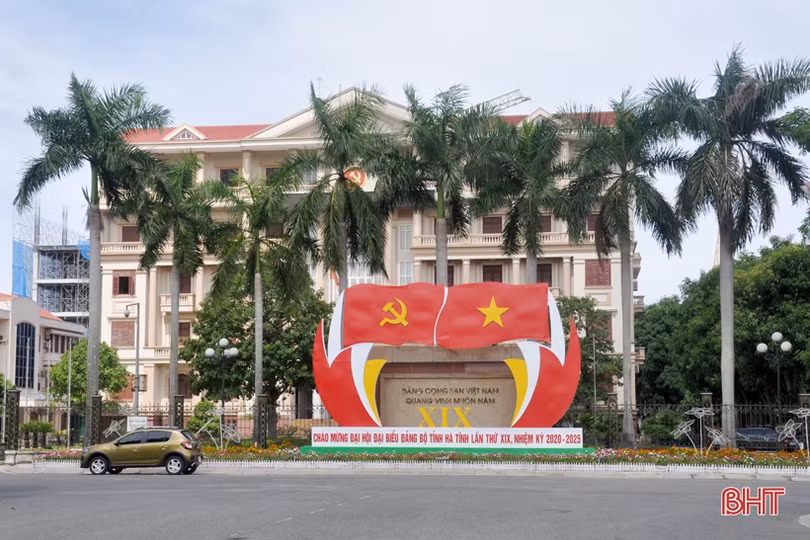 Các tầng lớp Nhân dân Hà Tĩnh ra sức thi đua chào mừng Đại hội Đảng bộ tỉnh