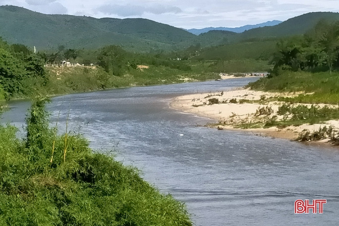 Tìm thấy thi thể 2 cháu bé đuối nước ở Hương Sơn