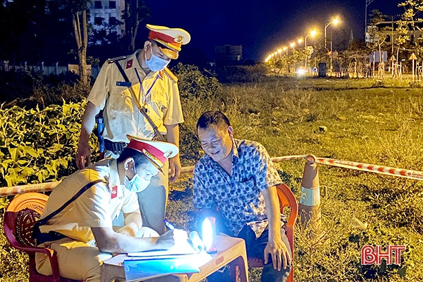 45 ngày, Công an TX Hồng Lĩnh tước 51 bằng lái vi phạm nồng độ cồn