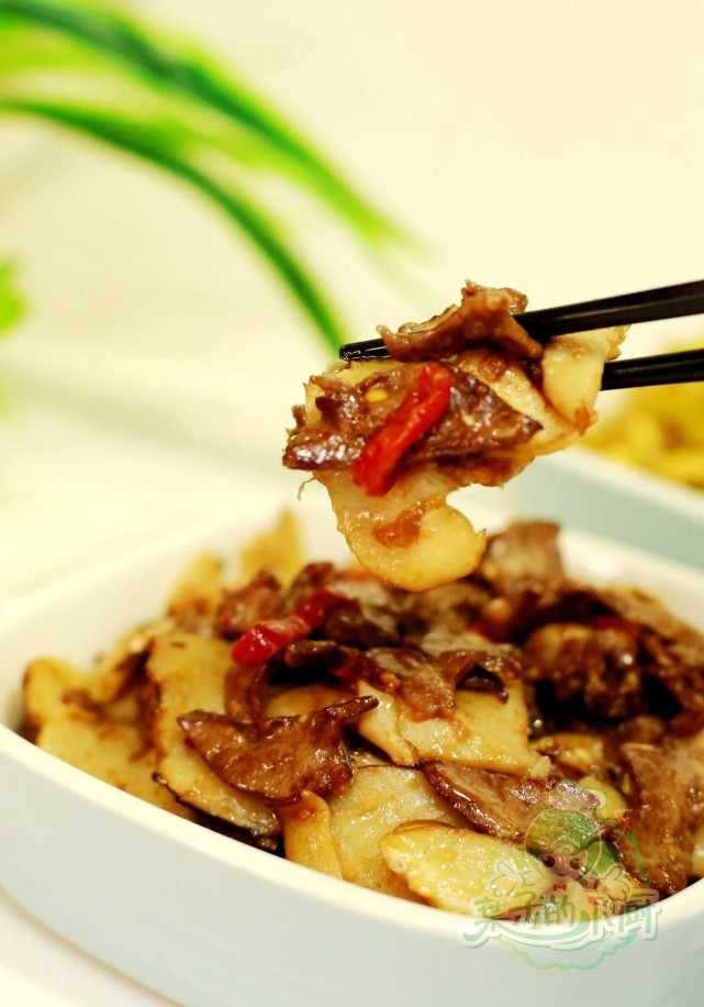 Cuối tuần làm tim heo xào nấm chỉ mất vài phút nhưng cả nhà đều thích