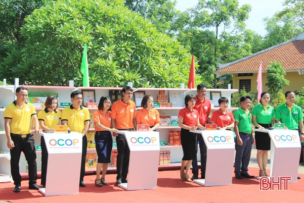 Xuân Yên và Xuân Viên đạt giải nhất cuộc thi “OCOP là gì?”