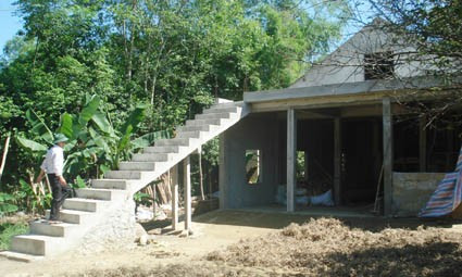 Công trình nhà vượt lũ của hộ gia đình ông Nguyễn Trường Thu ở xóm Hương Thọ xã Đức Hương đã hoàn thành đưa vào sử dụng