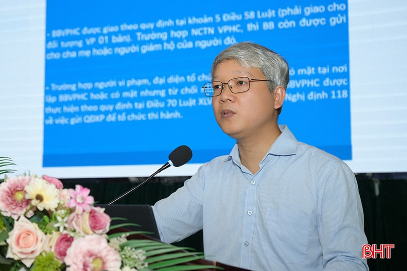 Đại diện Bộ Tư pháp trình bày các chuyên đề tại hội nghị. bqbht_br_tw-tu-phap.jpg
