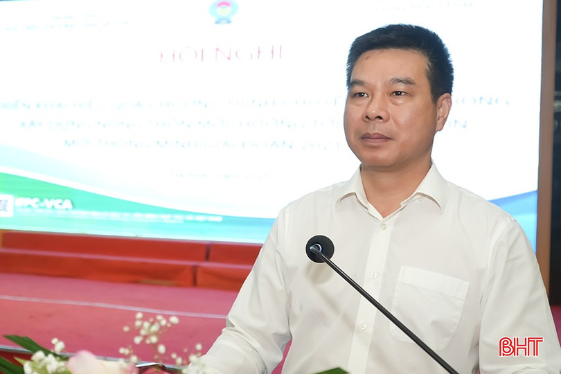 Ông Vũ Quang Phong - Tổng Giám đốc Trung tâm Xúc tiến Thương mại và đầu tư (Liên minh HTX Việt Nam) đánh giá cao nỗ lực của Hà Tĩnh trong công tác chuyển đổi số vào xây dựng nông thôn mới. bqbht_br_1410-ccc.png