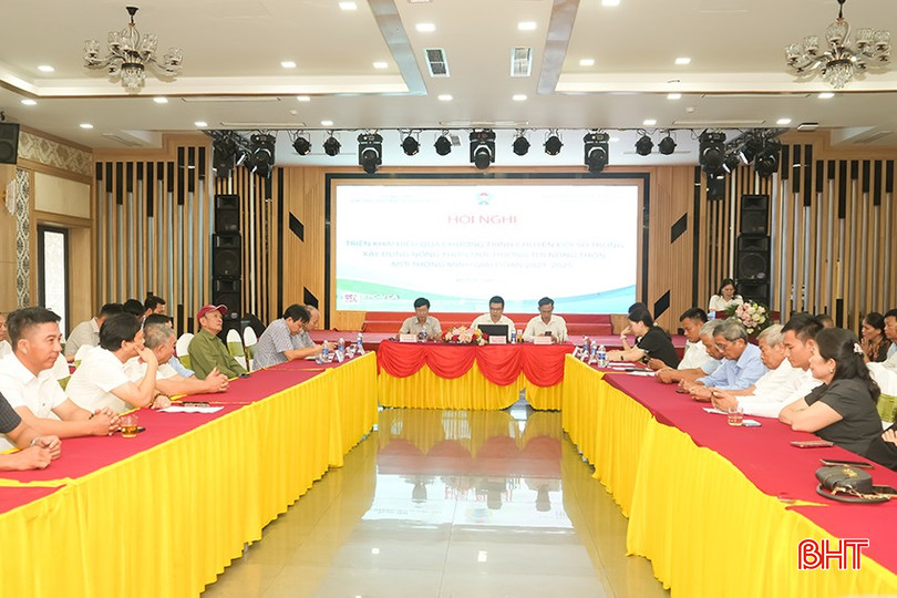 Lãnh đạo Liên minh HTX Hà Tĩnh và lãnh đạo Trung tâm Xúc tiến Thương mại và đầu tư Liên minh HTX Việt Nam chủ trì hội nghị bqbht_br_1410-zz.png