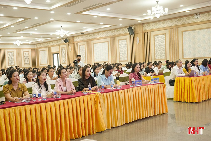 Delegates attending the launching ceremony bqbht_br_phu-nu-mit-tin.jpg