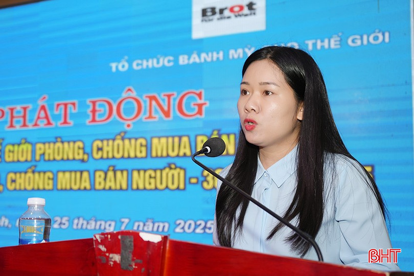 Ms. Nguyen Thi Ha Trang, President of the Women's Union of Ky Khang commune, spoke at the ceremony. bqbht_br_phat-bieu-hoi-vien.jpg