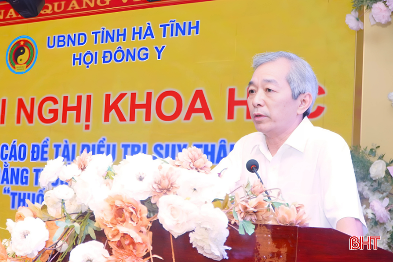 Tiến sĩ - bác sĩ Trần Minh Hiếu - Phó Giám đốc Trung tâm Đào tạo, chỉ đạo tuyến Bệnh viện Y học cổ truyền Trung ương phát biểu tại Hội nghị khoa học báo cáo đề tài điều trị bệnh suy thận bằng thuốc đông y "Thuốc suy thận Cao Niên" diễn ra vào đầu tháng 7/2025 tại Hà Tĩnh. bqbht_br_dy.png