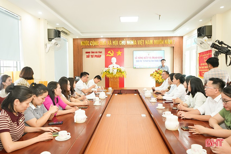 Các đại biểu dự lễ tổng kết và trao giải. bqbht_br_toan-2.png