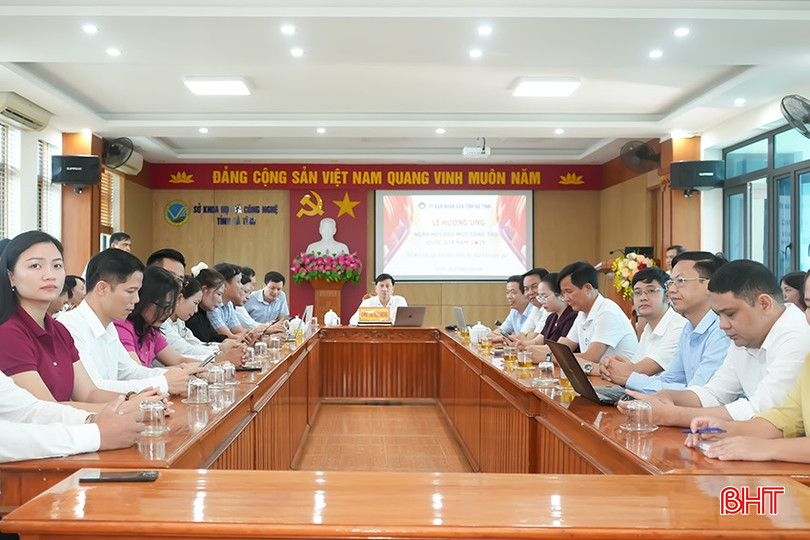 Các đại biểu tham dự tại điểm cầu Hà Tĩnh. bqbht_br_cdsd-1.png