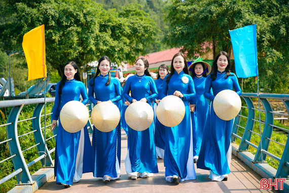 Ngắm những "bóng hồng" Hà Tĩnh diện áo dài