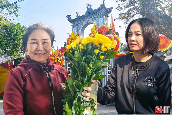 Chuyện những người mưu sinh nơi không gian di sản