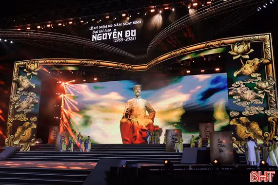  Chữ “tâm” sáng mãi muôn đời...