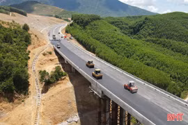 "Nước rút" trên cao tốc Vũng Áng - Bùng 