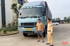 Hà Tĩnh: Vượt ẩu trên quốc lộ 8, tài xế bị phạt nặng