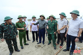 Chủ tịch UBND tỉnh: Đảm bảo an toàn tuyệt đối cho người dân trước bão số 5