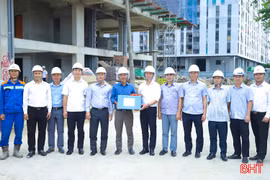 Chủ tịch UBND tỉnh Phan Thiên Định kiểm tra tiến độ dự án thí điểm nhà ở xã hội giai đoạn II