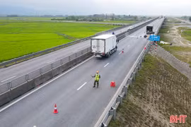Vì sao phải sửa khe co giãn cầu Hàm Nghi trên cao tốc qua Hà Tĩnh?