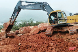 Khi nào đường ven biển Hà Tĩnh có thể thông xe?