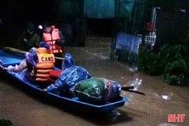 Xã vùng hạ du hồ Kẻ Gỗ sơ tán hơn 200 hộ dân ngay trong đêm