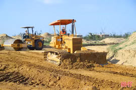 Nhịp độ hối hả trên các công trình khởi công dịp Đại hội Đảng