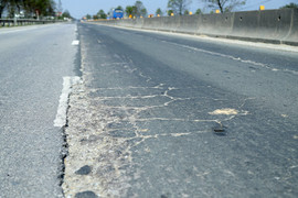 Quốc lộ 1 ở Hà Tĩnh vẫn hư hỏng nặng, bao giờ được đại tu?