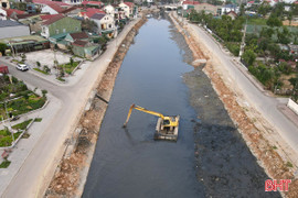 “Hồi sinh” dòng sông trăm tuổi ô nhiễm nặng giữa lòng đô thị Hà Tĩnh