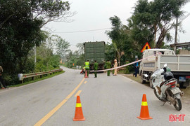 Xe đầu kéo va chạm xe máy, 1 người tử vong