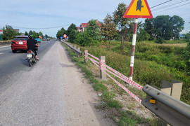 "Bốc hơi" 6m hộ lan tôn trên quốc lộ 1 ở Thạch Hà