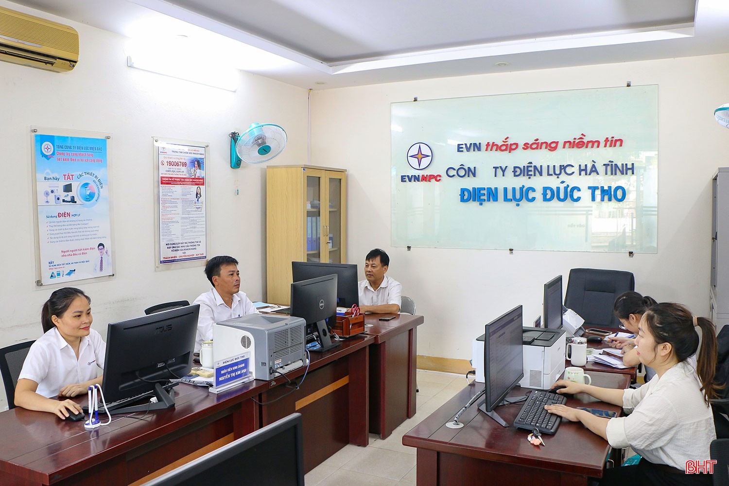 Điện lực Đức Thọ ngày càng nâng cao độ tin cậy cung cấp điện, đáp ứng yêu cầu phát triển của KT-XH địa phương và đời sống Nhân dân. bqbht_br_anh8.jpg