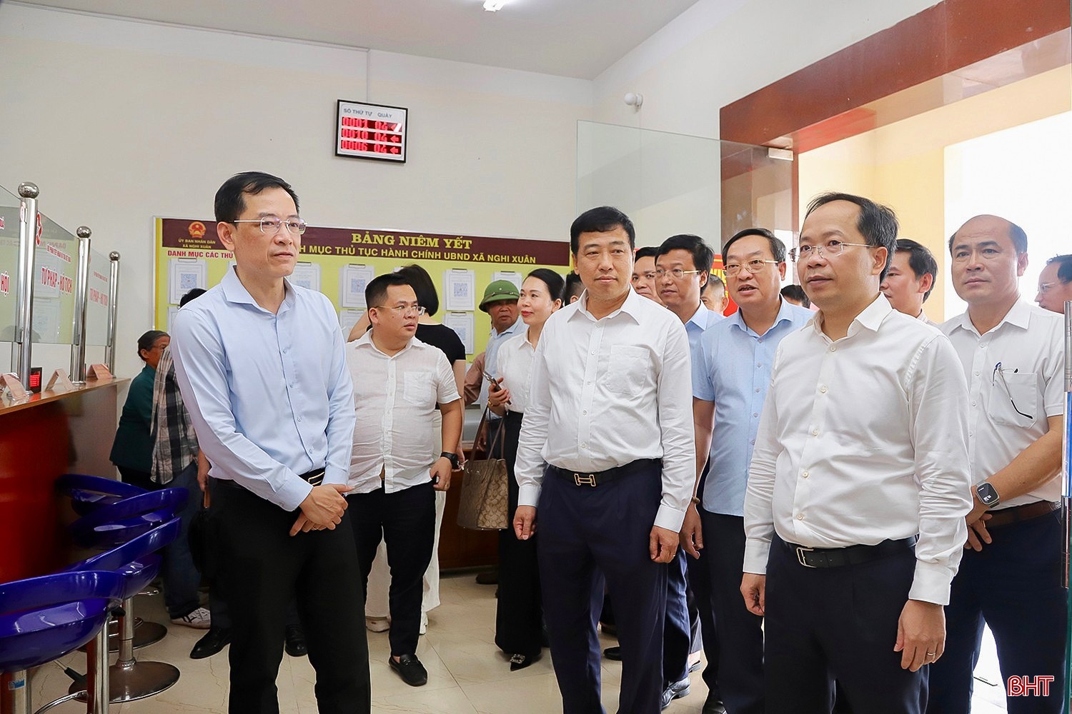 Bí thư Tỉnh ủy Nguyễn Duy Lâm và đoàn kiểm tra công tác chuẩn bị vận hành thử nghiệm đơn vị hành chính mới tại Nghi Xuân. img-5675-copy.jpg