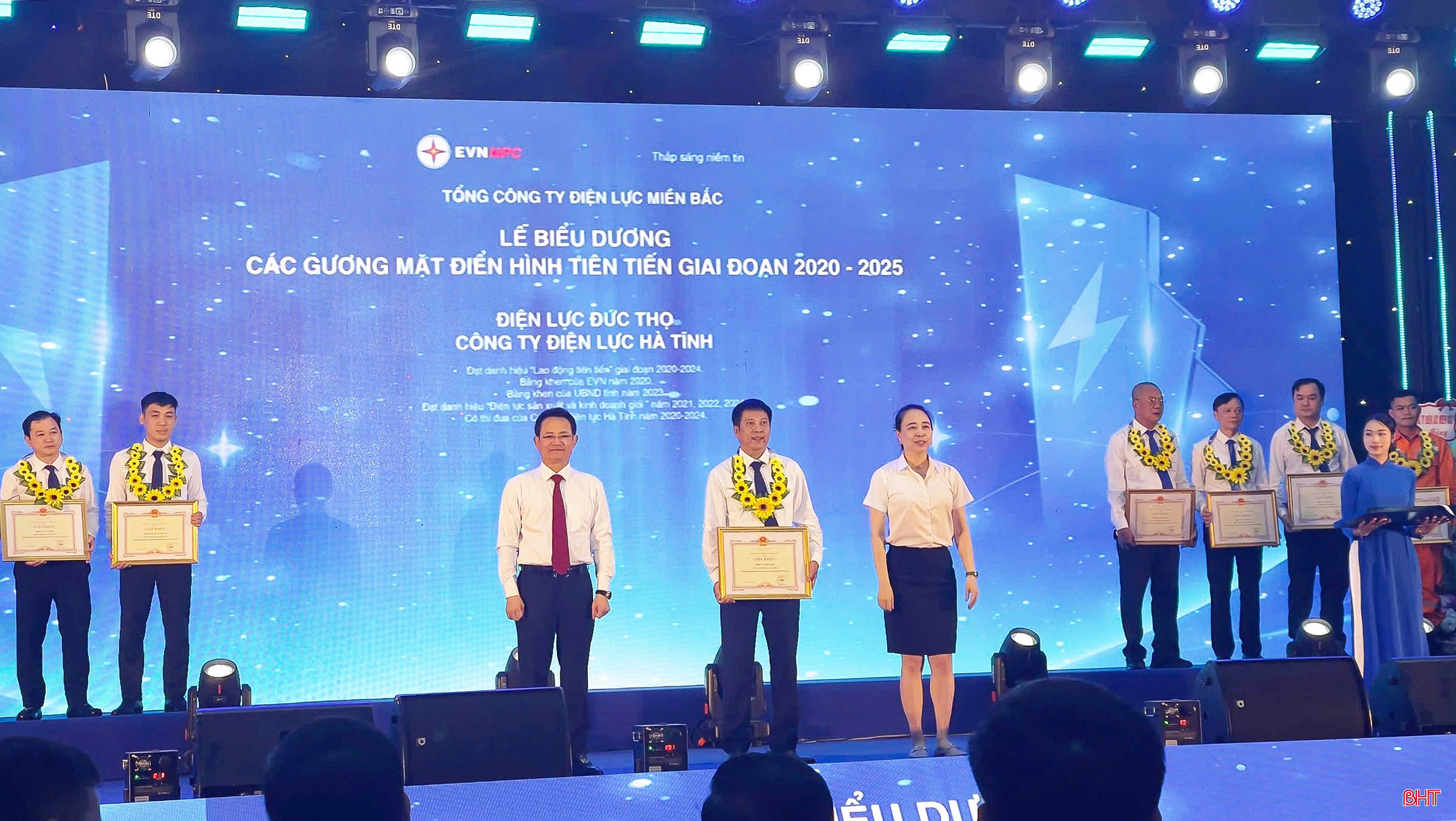 Điện lực Đức Thọ vinh dự được Tổng Công ty Điện lực miền Bắc vinh danh điển hình tiên tiến giai đoạn 2020 – 2025. bqbht_br_z6656944031611-eadf4c0302809ad7a48605d67841139a.jpg