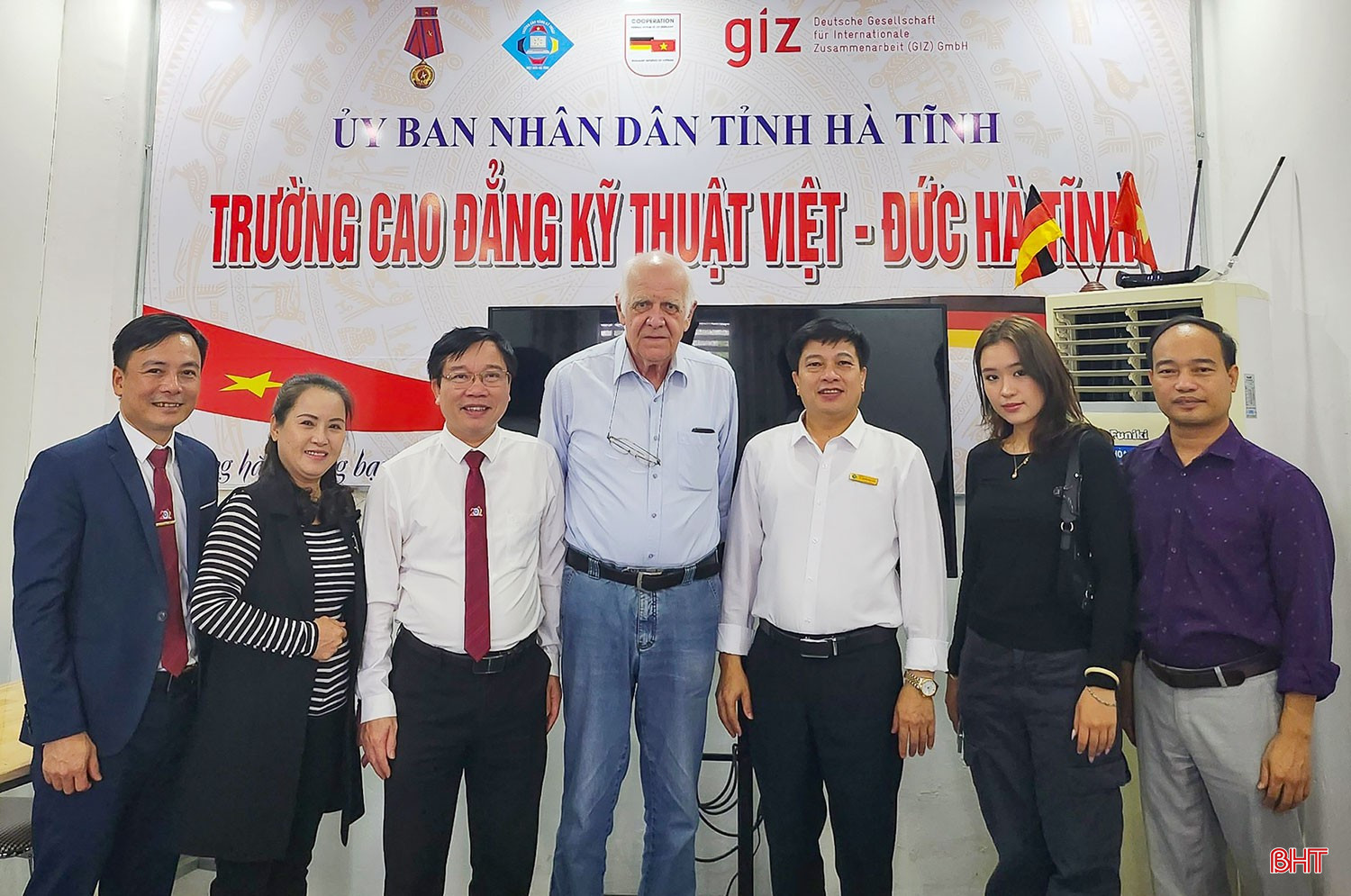 Chuyên gia nước ngoài đến trao đổi và làm việc tại Trường Cao đẳng Kỹ thuật Việt – Đức Hà Tĩnh. bqbht_br_anh-7.jpg