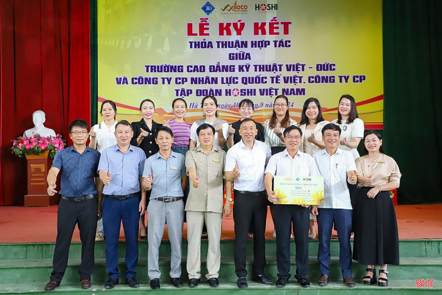 Trường Cao đẳng Kỹ thuật Việt - Đức Hà Tĩnh đã tổ chức lễ ký kết thỏa thuận hợp tác với Công ty Cổ phần Nhân lực quốc tế Việt (Vilaco) và Công ty Cổ phần Tập đoàn Hoshi Việt Nam, mở ra cơ hội lớn cho sinh viên tiếp cận các chương trình du học và việc làm quốc tế. bqbht_br_c-ok.jpg