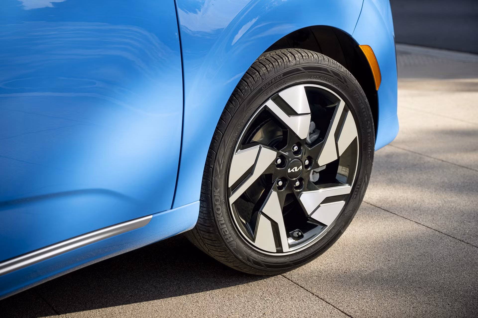 Kia Soul 2023 ra mắt với 5 phiên bản