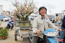 Kiếm tiền triệu mỗi ngày với nghề “chở Tết” về nhà