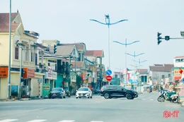 “Mạnh ai nấy đi” khi đèn tín hiệu giao thông tắt ngấm hơn 2 tháng