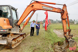 Hối hả ra quân làm thủy lợi nội đồng ở Hà Tĩnh