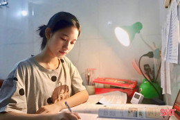 Bước ngoặt của nữ sinh giỏi Văn thành thủ khoa chuyên Địa lý