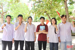 Bật mí về ngôi trường có 17 điểm 10